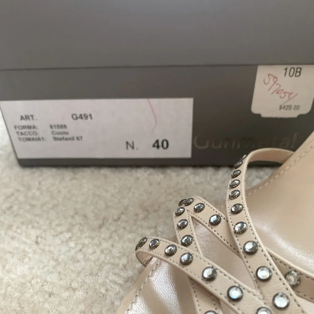 Neiman Marcus Cream Leather Heeled Sandals With Crystal Studs Size 10